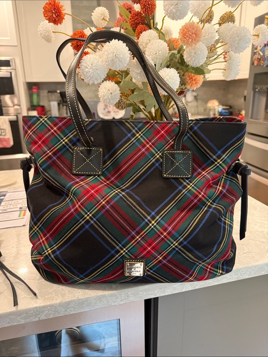 Dooney & Bourke Handbags - Dooney and Bourke black Victoria Tartan tote